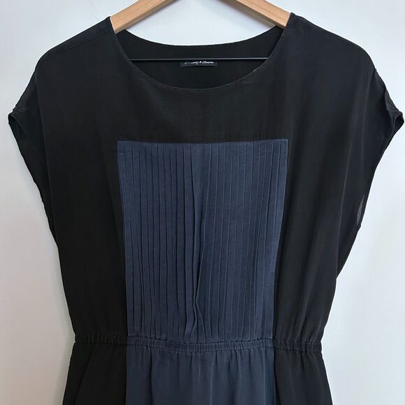 Broadway and Broome 100% Silk Black Navy Blue Pleated Dress Size 4 - Picture 2 of 6